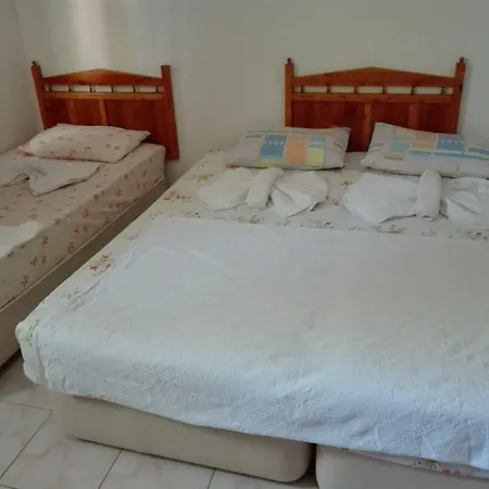 Oda ve Kahvaltı Rosemary Kütle Çıralı