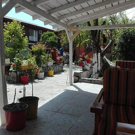 Rosemary Kuetle Bed & Breakfast Çıralı