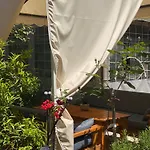 Bed & Breakfast Rosemary Kuetle Pansiyon 4*