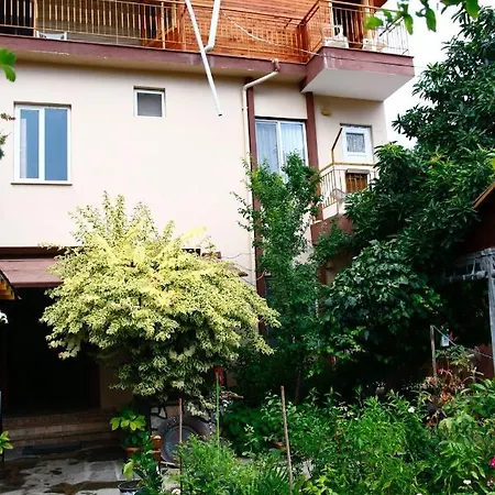 Rosemary Bed & Breakfast 4*
