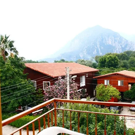 Rosemary Bed & Breakfast 4*
