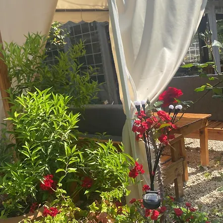 Oda ve Kahvaltı Rosemary 4*