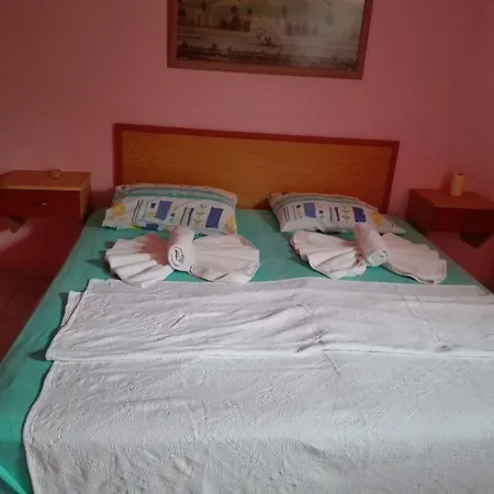 Oda ve Kahvaltı Rosemary Çıralı